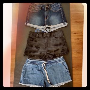 BUNDLE OF 3 (OR EACH SEPERATE) TRENDY SHORT SHORTS